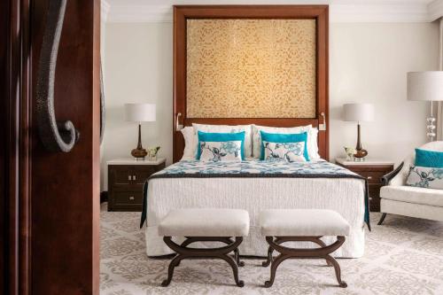 Palace Manzil Executive Suite – UAE Resident, UAE ID Mandatory - includes 500 AED daily credit, Host Service Afternoon Tea, Evening Drinks, DRIFT Beach Club Access, Waterpark Access