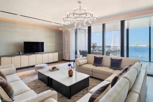 Three Bedroom Presidential Suite & Cabana & World's Highest Infinity Pool Access