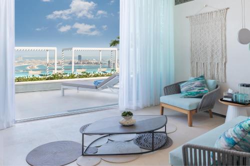 Three Bedroom Presidential Suite & Cabana & World's Highest Infinity Pool Access