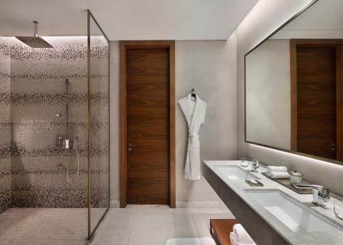 Superior Double Room with Two Double Beds, Partial Burj Khalifa or Downtown View including Signature St. Regis Butler Service