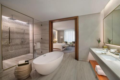 Signature King Suite with Canal View including Signature St. Regis Butler Service