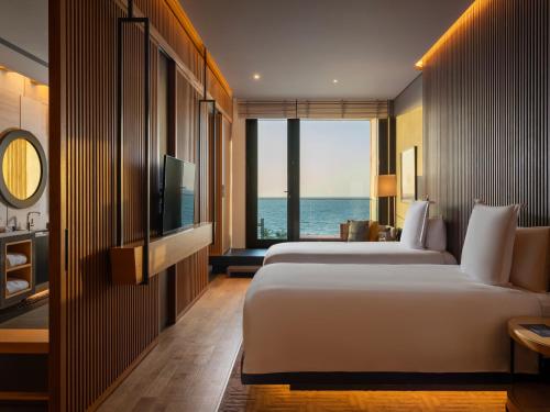 Family Suite, Spacious Interconnecting Room with 2 balconies and 2 bathrooms with Complimentary Rainforest Experience once per stay