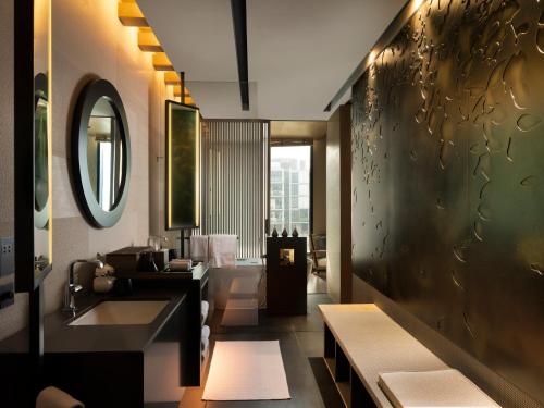Family Suite, Spacious Interconnecting Room with 2 balconies and 2 bathrooms with Complimentary Rainforest Experience once per stay
