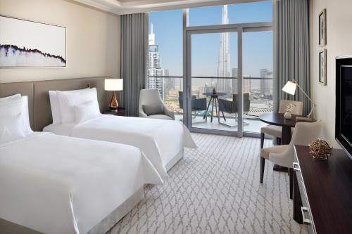 Deluxe Burj Khalifa and Fountain View Twin