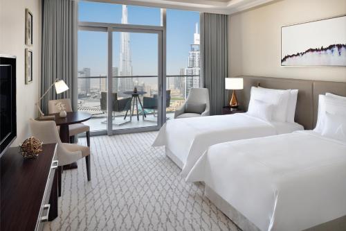 Deluxe Burj Khalifa and Fountain View Twin