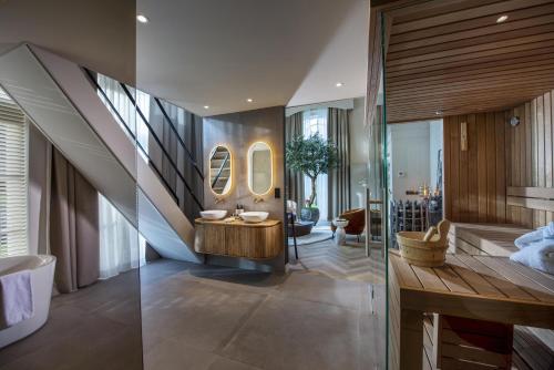 Suite with Sauna