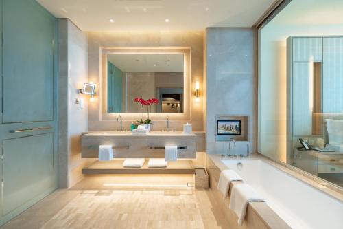 Luxe Sea View	