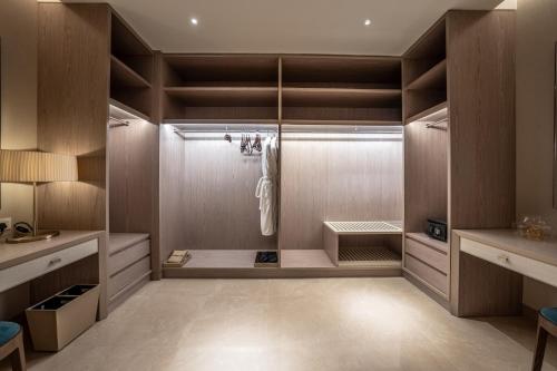 Luxe Spa Suite