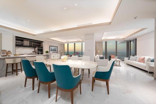 4 Bedroom Skyline Suite with Pools