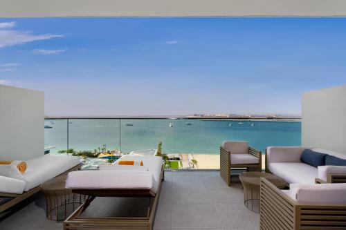 Luxe Sea View with Twin Beds