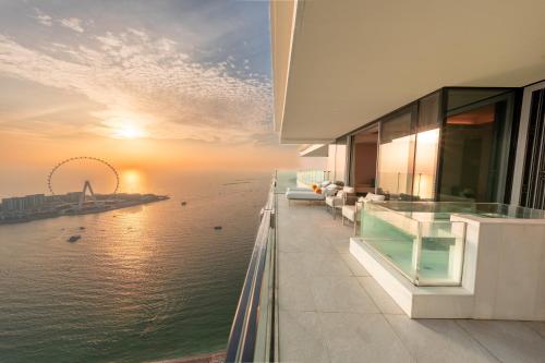 2 Bedroom Skyline Suite