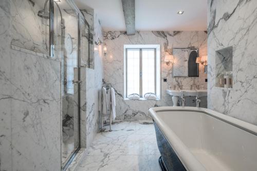Suite with Sauna