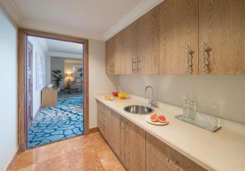 Regal Suite