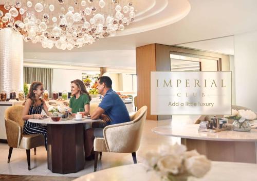 Imperial Club King Palm Room