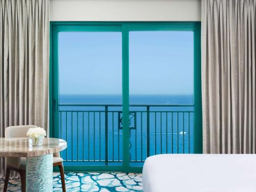 Imperial Club Queen Ocean Room
