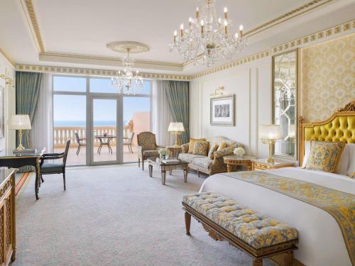 Raffles Club Ocean Room - Lounge Access