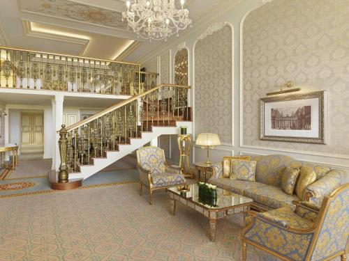 Duplex Suite with Balcony and Club Lounge Access