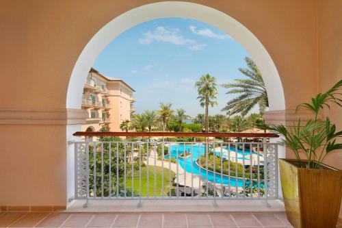 Deluxe Room, 1 King Bed, Garden View