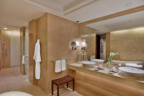 Ocean Club One Bedroom Suite, 1 King Bed, Club Lounge Access with 5 Culinary Presentations Including Breakfast and Free Flowing Beverages