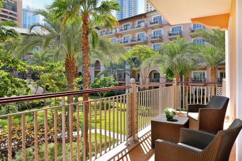 One Bedroom Gulf Suite, 1 King Bed, Garden View