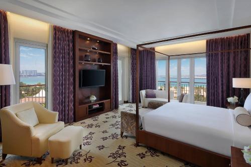 Royal Suite, 2 Bedroom Suite, Club Lounge Access with 5 Culinary Presentations Including Breakfast and Free Flowing Beverages