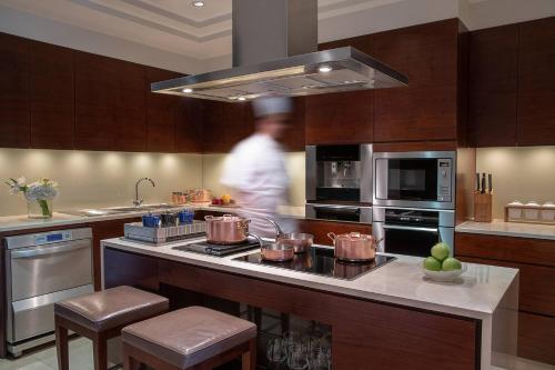 Royal Suite, 2 Bedroom Suite, Club Lounge Access with 5 Culinary Presentations Including Breakfast and Free Flowing Beverages