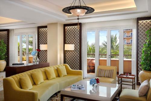 Emirates Suite, 1 King Bed, Club Lounge Access with 5 Culinary Presentations Including Breakfast and Free Flowing Beverages