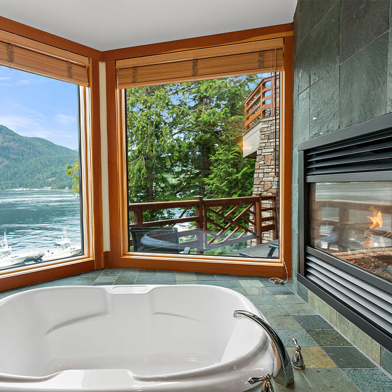 Diamond Ocean + Balcony