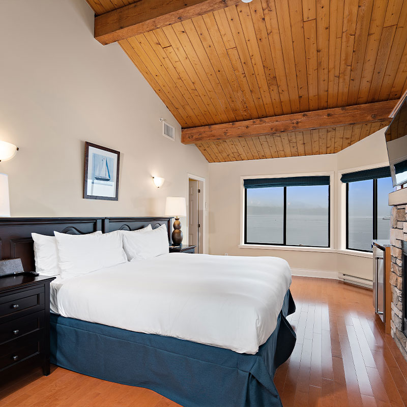 Marine Lodge Suite