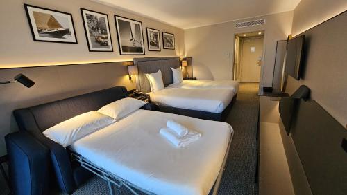 Deluxe Twin Room with Sofa bed