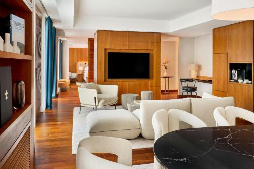 Senator King Suite