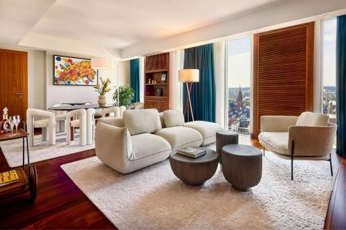Senator King Suite