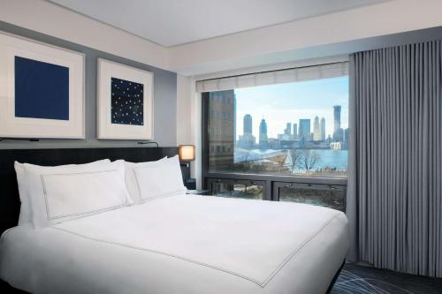 King Suite with River View and Mobility Accessible Shower