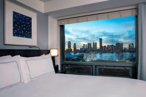 King Suite with River View and Mobility Accessible Shower