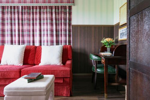 Graduate Junior King Suite with River View
