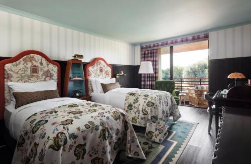 Graduate Twin Room with Balcony and River View