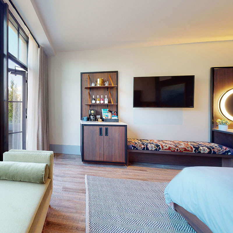 Signature King Suite