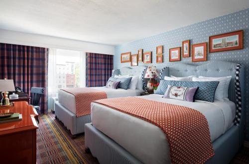 Queen Room with Two Queen Beds - Hearing Access