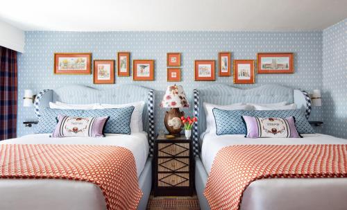 Queen Room with Two Queen Beds - Hearing Access