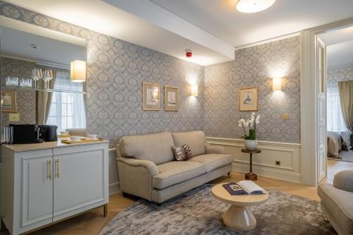 Standard Double Suite
