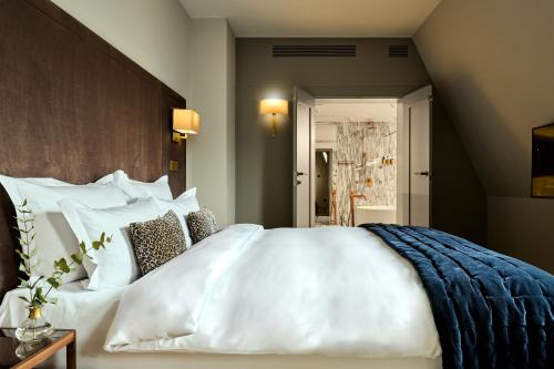 Luxury Suite