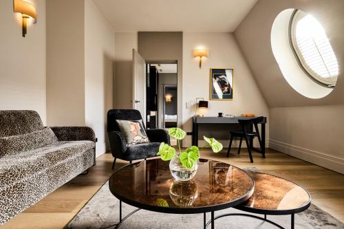 Luxury Suite