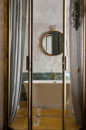 Royal Apartment