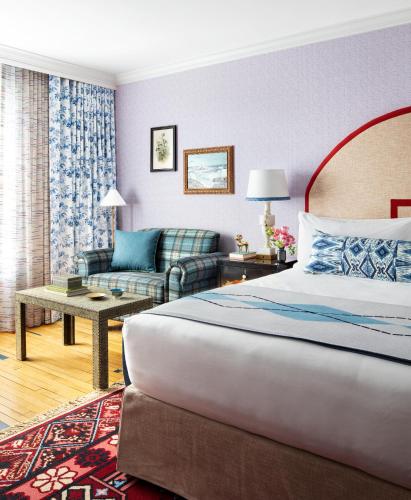 Graduate King Room