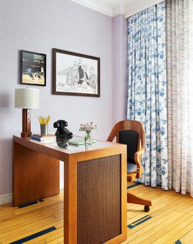 Graduate King Room with Balcony