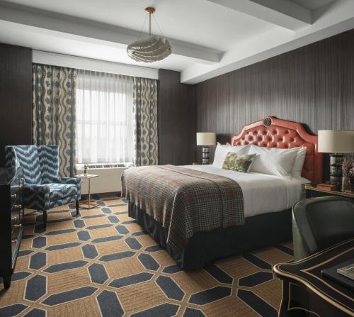 Graduate King Room