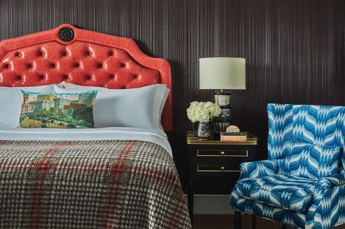 Graduate King Suite