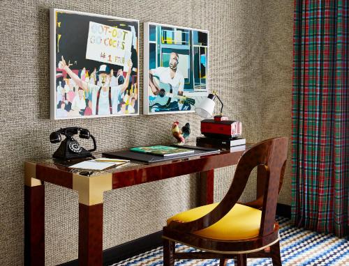 Graduate King Suite