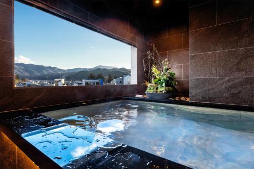403 - AMO - Suite