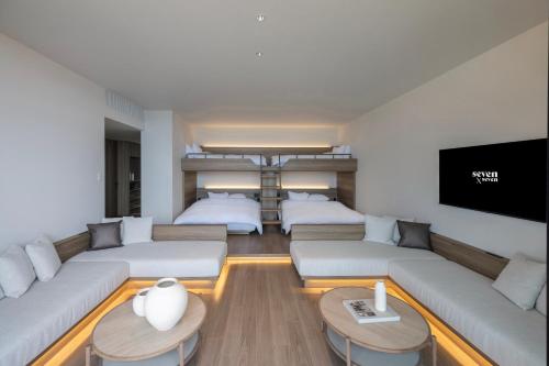 Deluxe Family Suite